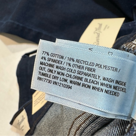 Universal Thread High Rise Ankle Bootcut Jeans Dark Wash, New w/ Tags, Size 6 - Picture 9 of 15